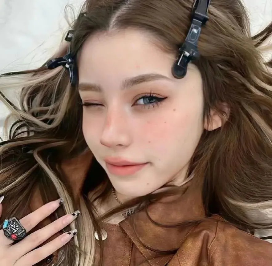 权欲第三章第三季封面